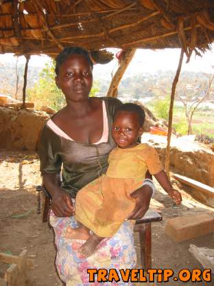 Malawi - Nkhata Bay - Nkhata Bay Chikale Beach - Mother and Child