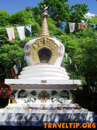 Australia - Queensland - Chenrezig Institute for Buddhist Study and Retreat - Stupa at Chenrezig, Feb 2006